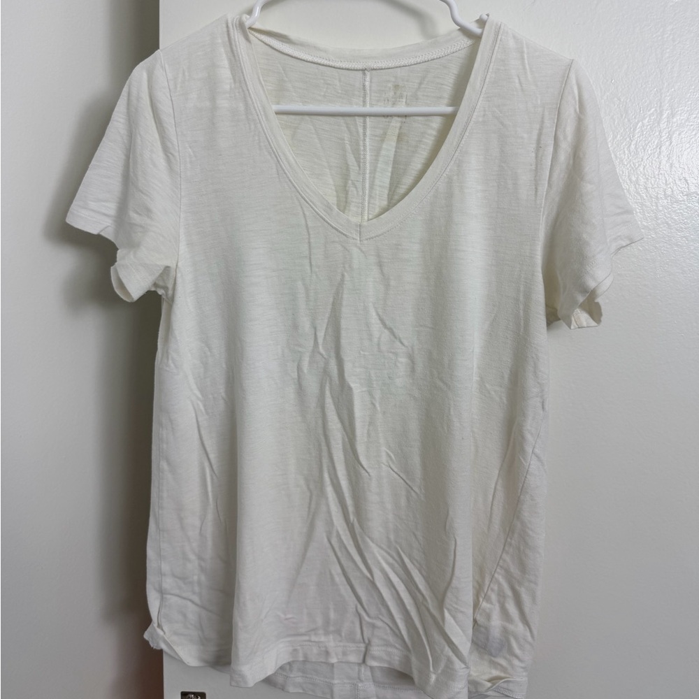 American Eagle Outfitters Cream V-Neck Short Sleeve Tee